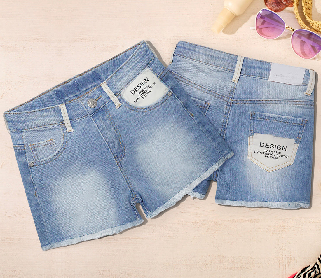 Get ready for the coming summer with this pair of jean shorts.——Kidscool Space