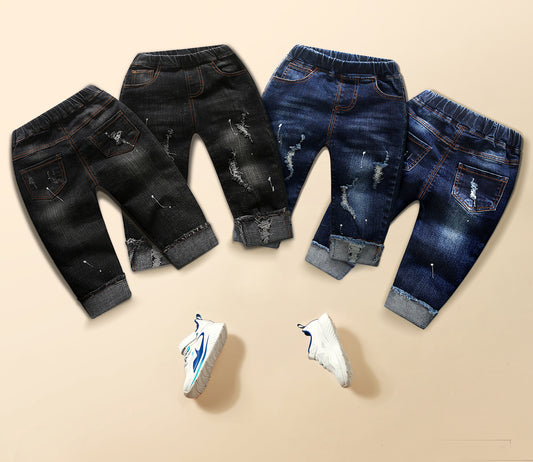 Jeans are created almost for every occasion：casual one or dressy one, formal one or informal one.