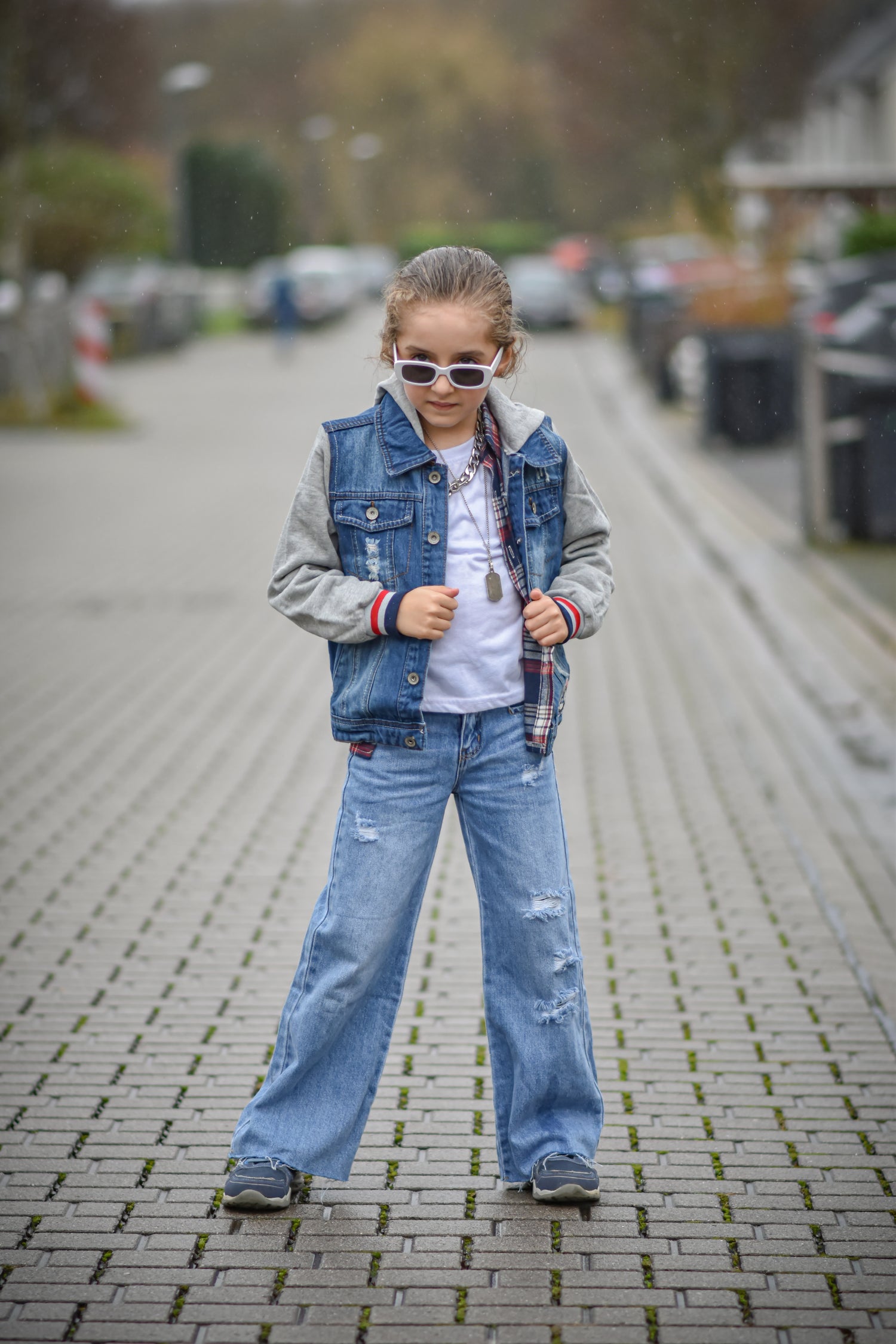 KIDSCOOL SPACE Girls Jeans, Split Hem with Ral Edges Elastic Waistband  Inside High Stretch Denim Wide-leg Pants,Black, 12-13 Years 
