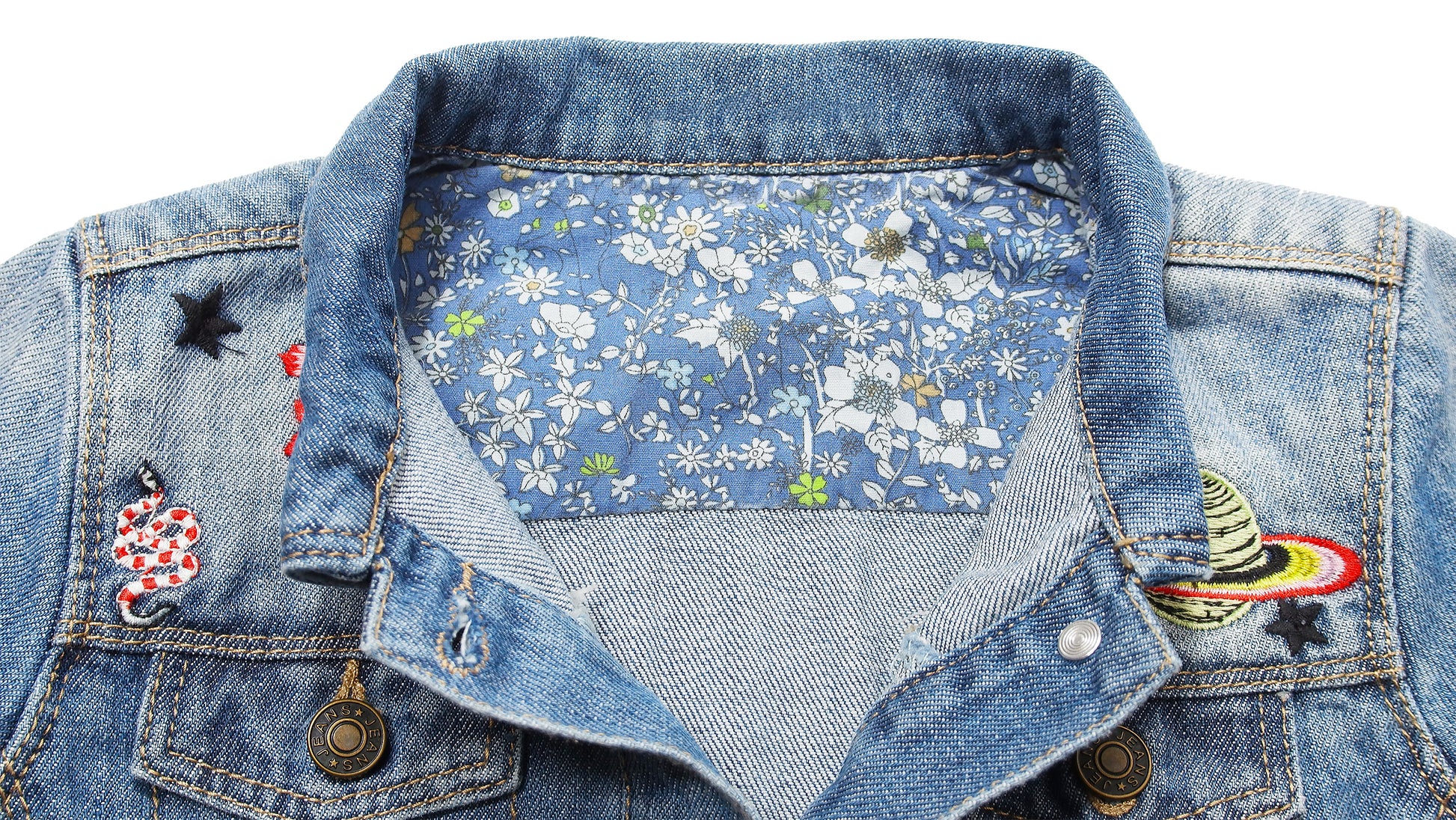 Multi-Element Dazzling Embroidered Denim Outfits